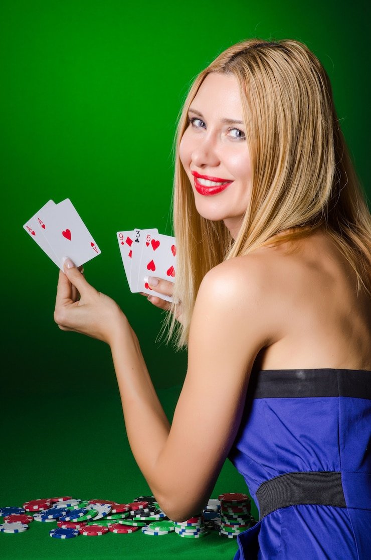 Real-time chat and betting interface on ayah4d